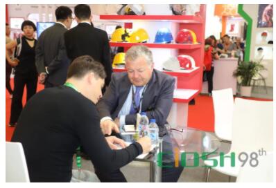 凯发k8·(国际)官方网站行业大腕齐聚、知名品牌云集第98届劳保会火热开幕(图6)