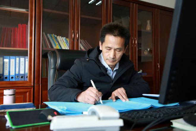 凯发k8·(国际)官方网站代表委员履职故事｜全国代表周培：推动农民工向高素质产业(图2)